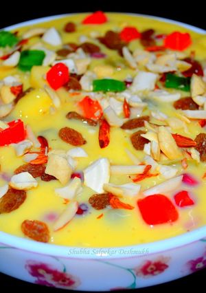 A picture of Fruit Custard.