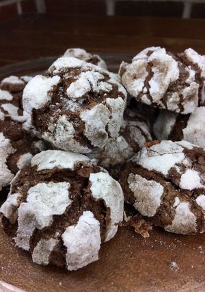 A picture of Chocolate Crackle Cookies.