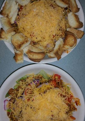 A picture of Cheeseburger Salad.