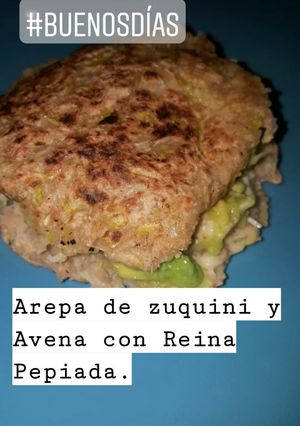 Una foto de Arepa de Zuquini y reina pepiada