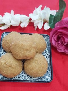 લાડવા (Ladva Recipe In Gujarati) રેસીપી મુખ્ય ફોટો