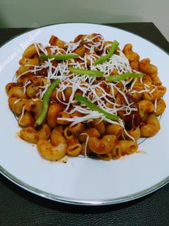 રેડ સોસ પાસ્તા (Red Sauce Pasta Recipe In Gujarati) રેસીપી મુખ્ય ફોટો