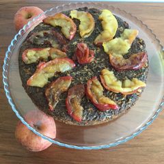 A picture of Poppyseed and Apple Cake.