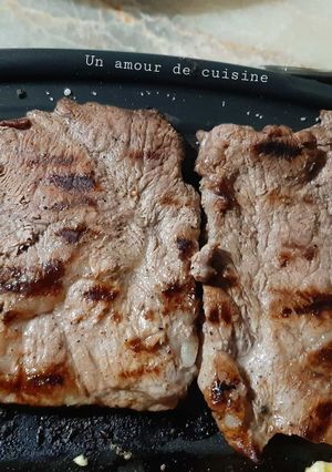 Une photo de Steaks grillés 🥩