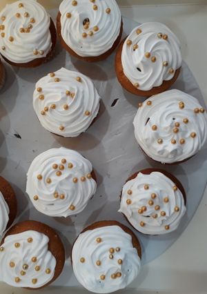 A picture of Tasty cupcakes.