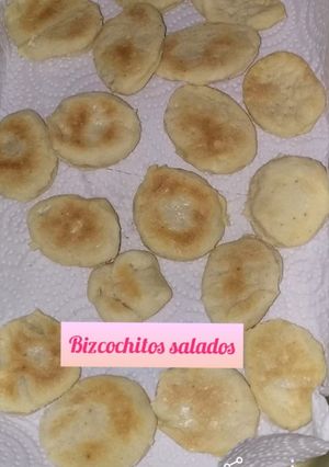 Una foto de Bizcochitos salados económicos y ricos