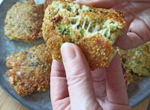 Une photo de Galettes de quinoa, courgettes et parmesan