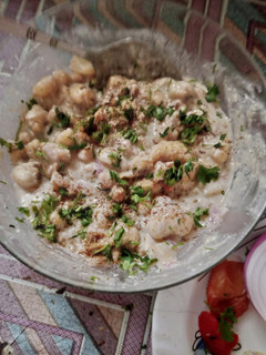 A picture of Dahi chana and phulki chaat.