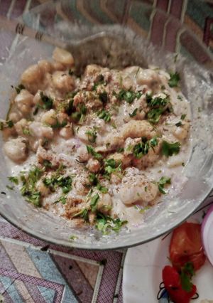 A picture of Dahi chana and phulki chaat.