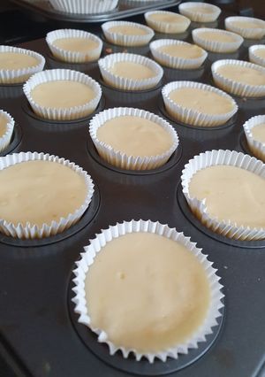 A picture of Emma's goodies mini cheesecakes.