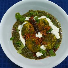 A picture of Spinach Egg Curry.