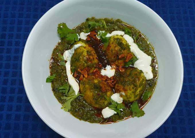 spinach-egg-curry-recipe-by-kumkum-chatterjee-cookpad