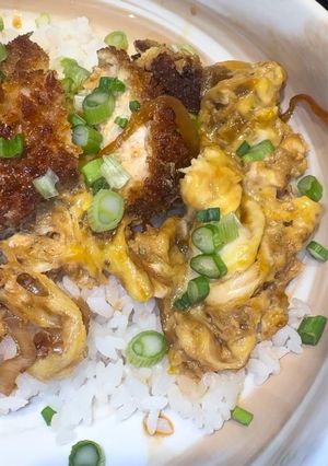 A picture of Katsudon.