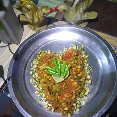 A picture of Heart shape Fried moth chat.