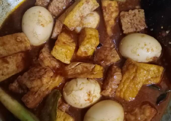 4. Semur Telur, Tahu dan Tempe