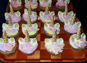 Una foto de Cupcakes unicornio de vainilla