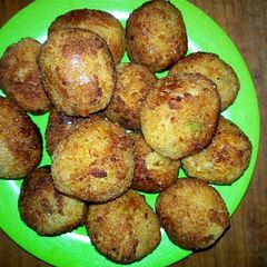 A picture of Yam balls.