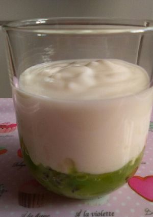 Una foto de Vasito de kiwi y yogur