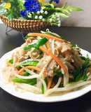 Thịt heo xào giá hẹ