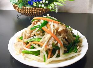 Hình của món Thịt heo xào giá hẹ.