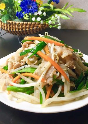 Hình của món Thịt heo xào giá hẹ.