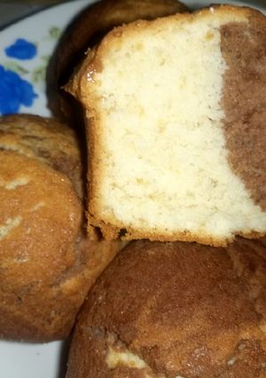 A picture of Marble vanilla cupcakes,# contest#.