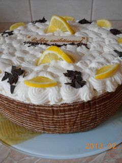 Tejszínes túrótorta recept fotója