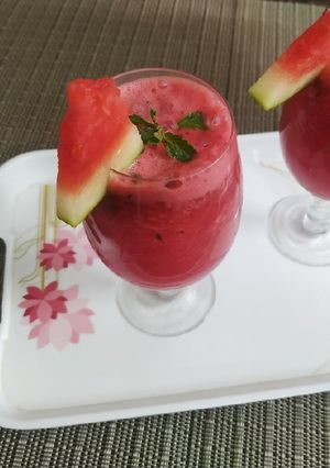 વોટરમેલન લેમોનેડ (Watermelon Lemonade Recipe In Gujarati) રેસીપી મુખ્ય ફોટો