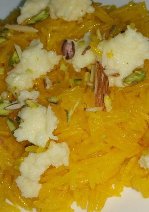 A picture of Jhatpatt Zarda (instant zardaa).