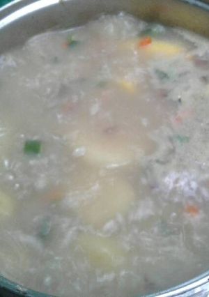 Una foto de Sopa con cabezas de pescado