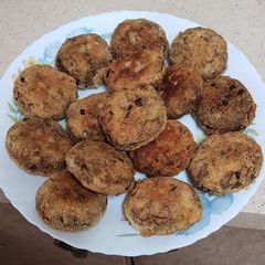 A picture of Tuna fish cutlet.