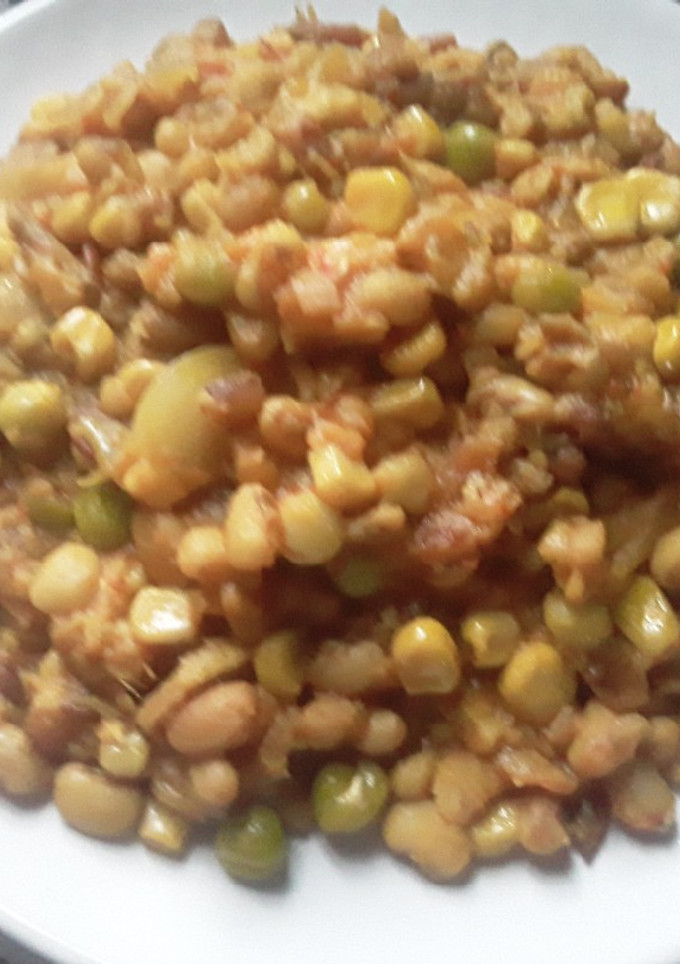 A picture of Beans and corn.