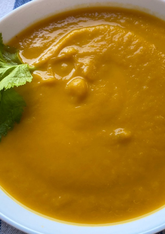 Una foto de Crema de apio y zanahoria