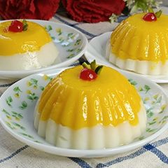 A picture of Mango-Vanilla Pudding.