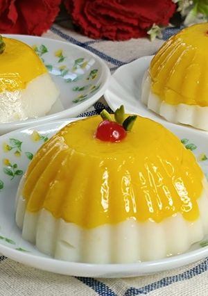 A picture of Mango-Vanilla Pudding.