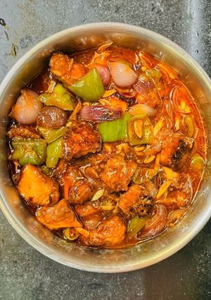 চিলি চিকেন (chilli chicken recipe in Bengali) রেসিপির প্রধান ছবি