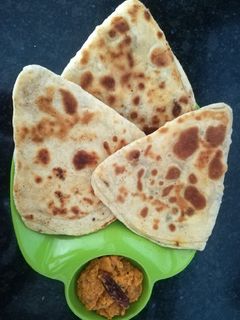 अचारी पराठा (Achari Paratha recipe in Hindi) रेसिपी मुख्य फोटो