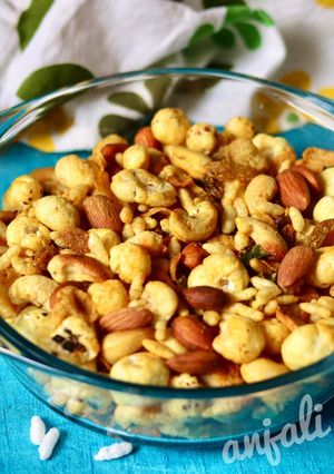 A picture of Makhana chiwda.