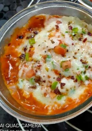 પીઝા(Pizza recipe in Gujarati) રેસીપી મુખ્ય ફોટો