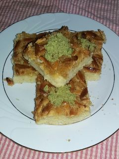 عکسی از دستور کیک ملکه بادام