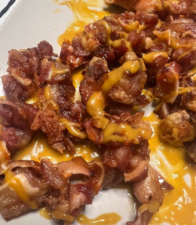 Foto principal de Oreja de cerdo con salsa brava en airfryer