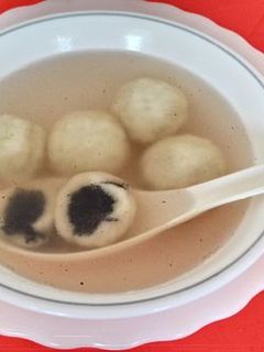 動手滾芝麻元宵 的食譜成品照片