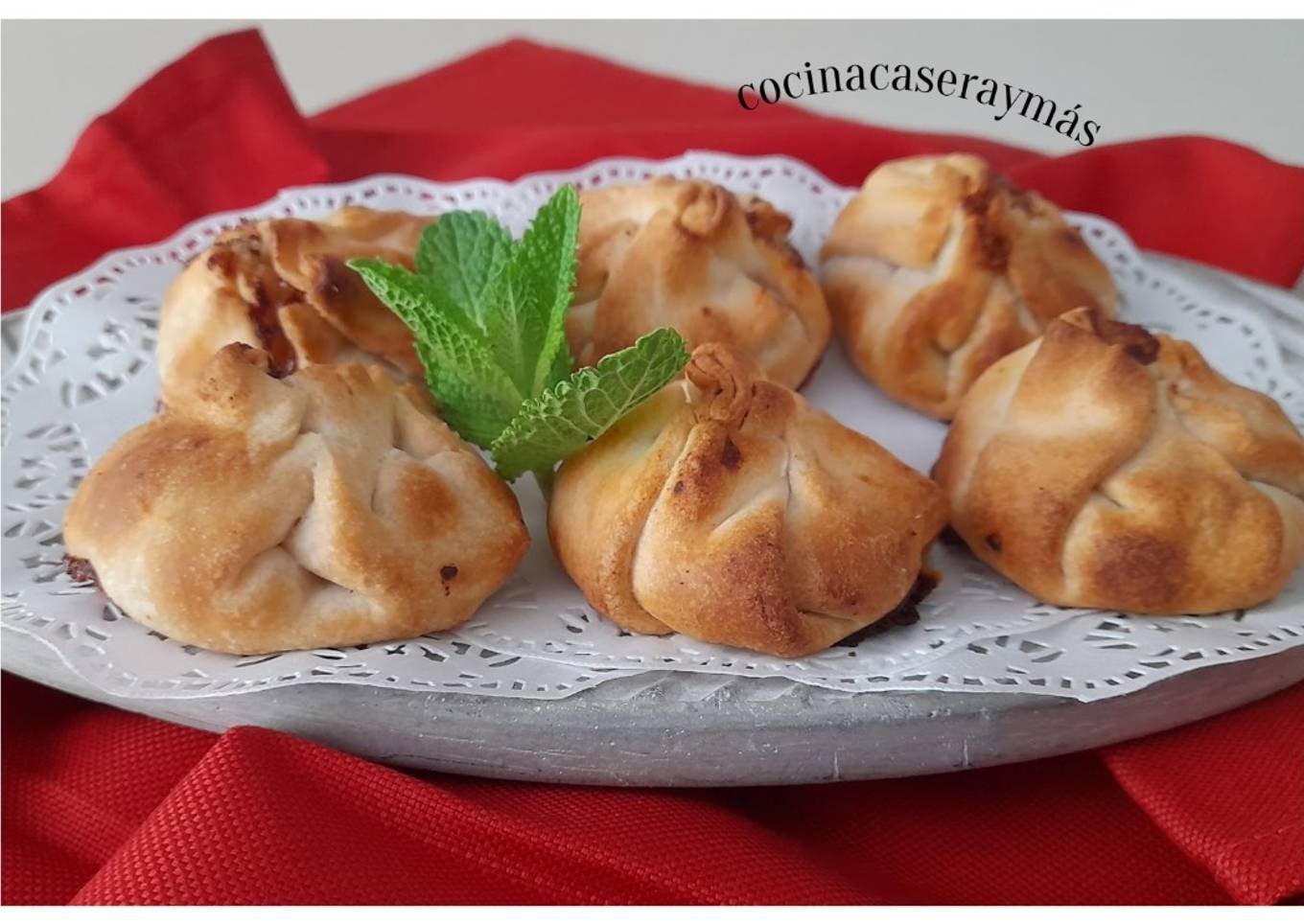 Saquitos de pera y queso azul