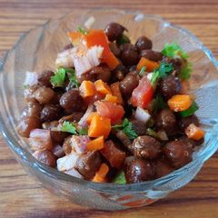 A picture of Black chana chaat.