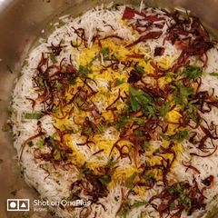 A picture of Chicken dum biryani.