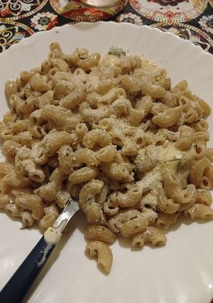 Una foto de Fideos coditos con crema de gorgonzola