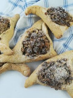 Diós háromszögek (glutén, tej, tojás, cukor, szója, élesztőmentes) recept fotója