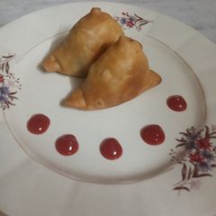A picture of Samosa street food.