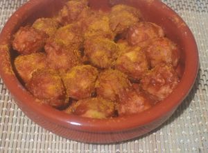 Foto di Cavolini di Bruxelles impanati al forno con salsa barbecue vegan