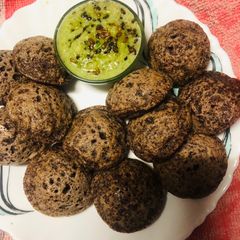 A picture of Bajra flour and rajgira flour Appe.